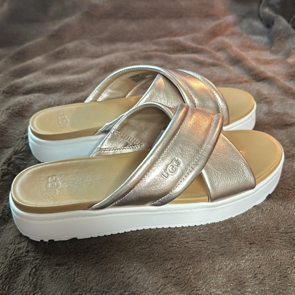 UGG Zane Crossband Gold Metallic Platform Sandal Sz 10 - Picture 5 of 14